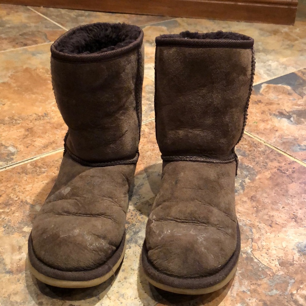 Brown classic short ugg boots size 6